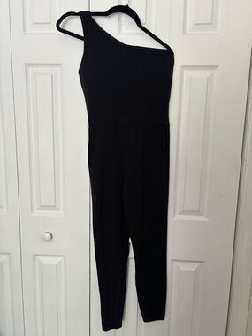 Old Navy Black Asymmetric One-Shoulder Jumpsuit